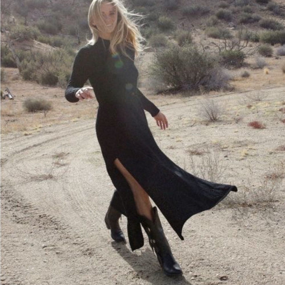 Doen Anka Dress - Elegant Black Long Sleeve Dress